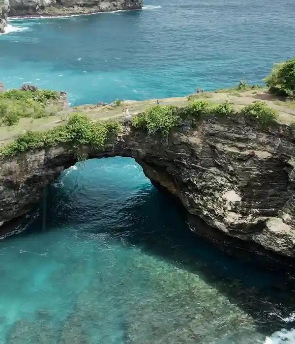 broken beach nusa penida