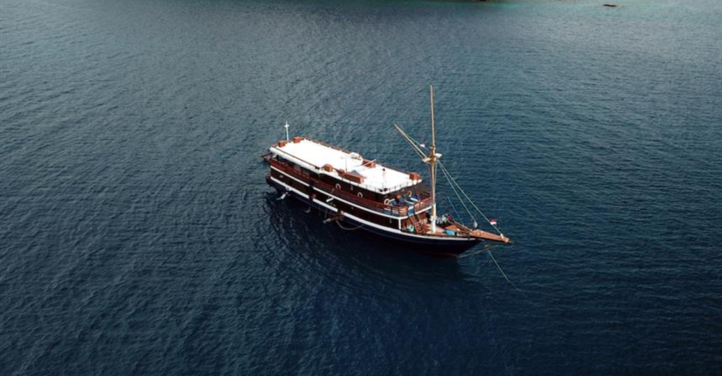 Mari liveaboard